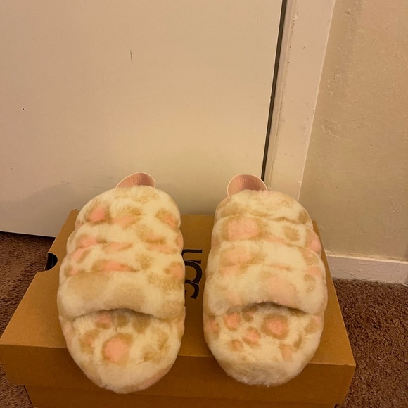 COPY - 100% Authentic Brand New in Box UGG Fluff Yeah Slide Panther Print - Picture 3 of 4